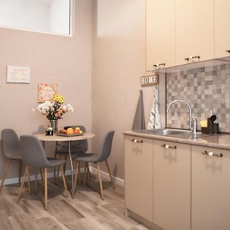 Charming Apartment In The Historic District Of Тбилиси Экстерьер фото